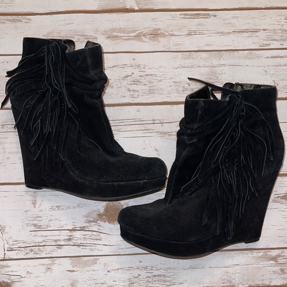 Slouchy black express fringe wedge booties 9.5